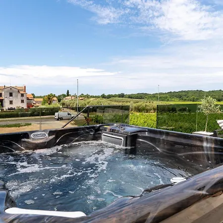 Villa Luxury Lipa Tree