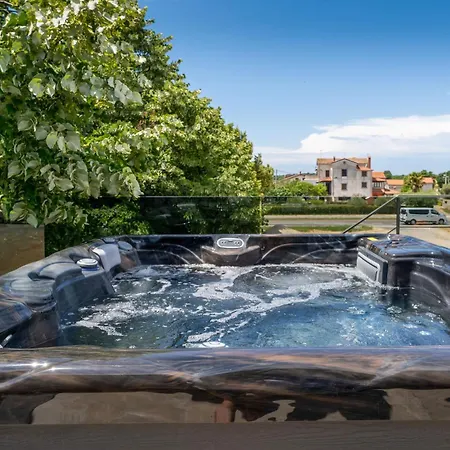 빌라 Luxury Lipa Tree Novigrad Istria