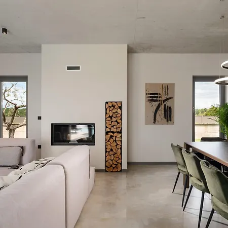 Villa Luxury Lipa Tree *