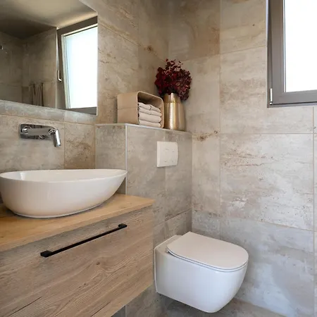 Luxury Lipa Tree * Novigrad Istria