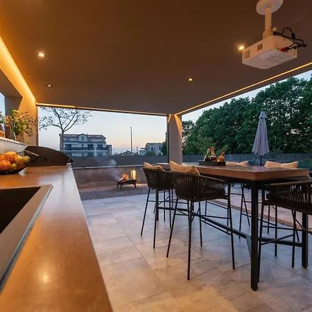 Luxury Lipa Tree Villa