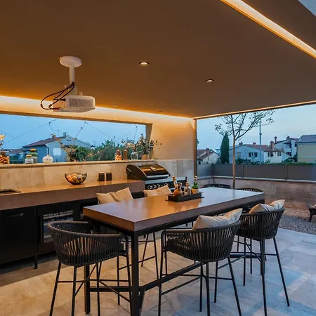 Villa Luxury Lipa Tree