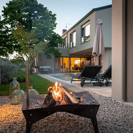 Luxury Lipa Tree Villa *