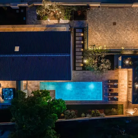 Luxury Lipa Tree Villa *