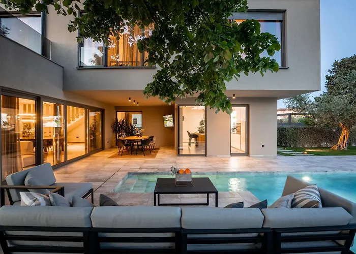 Villa Luxury Lipa Tree