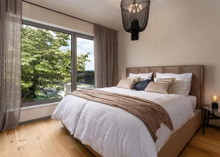 Luxury Lipa Tree Villa