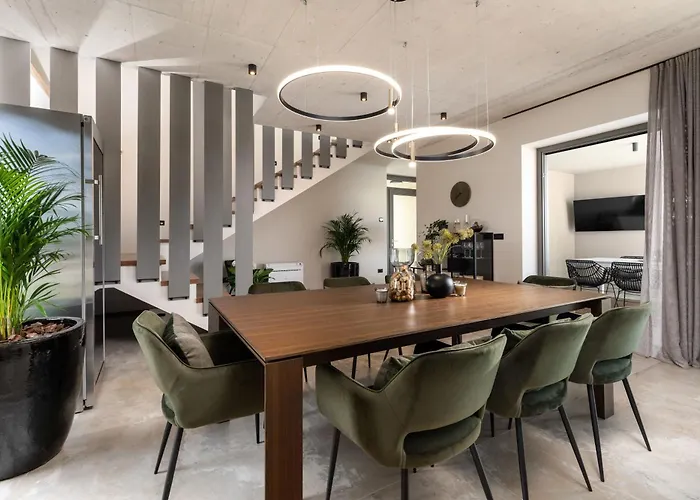 Luxury Lipa Tree *