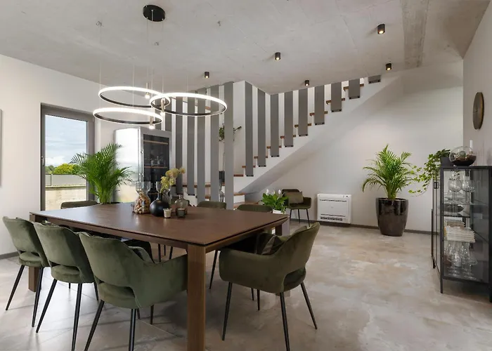 Villa Luxury Lipa Tree *