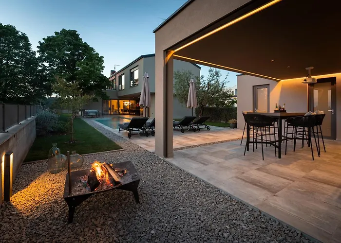 Villa Luxury Lipa Tree