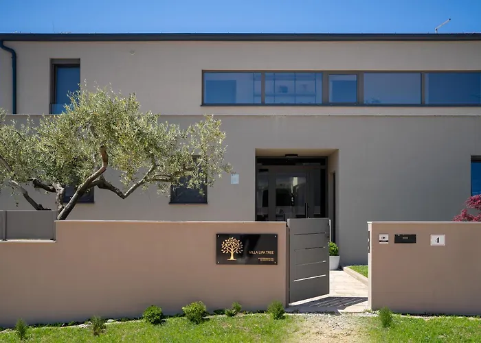 Villa Luxury Lipa Tree *