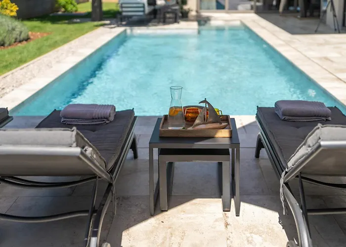 Villa Luxury Lipa Tree *