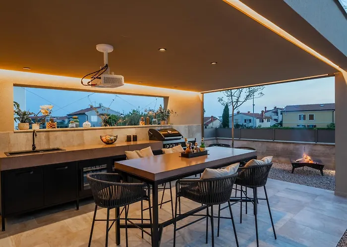 Villa Luxury Lipa Tree