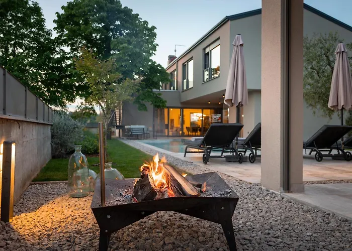 Luxury Lipa Tree Villa *