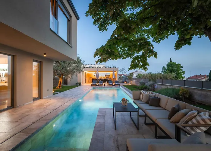 Luxury Lipa Tree Villa *